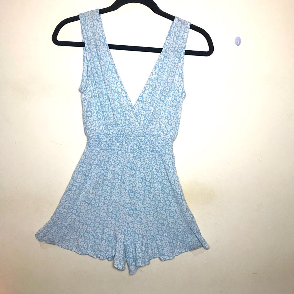 Blue ditsy floral romper ruffle shorts surplice neck XS lightweight